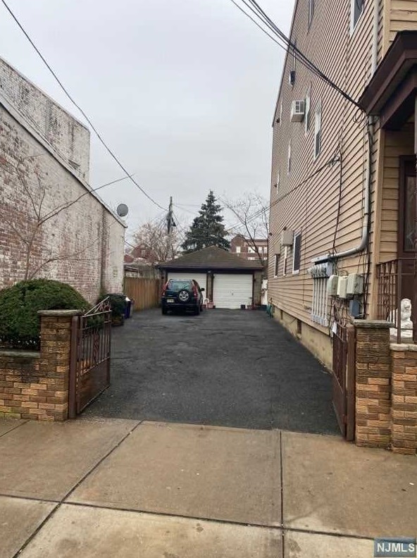 40 Grove St #4, Kearny, NJ 07032