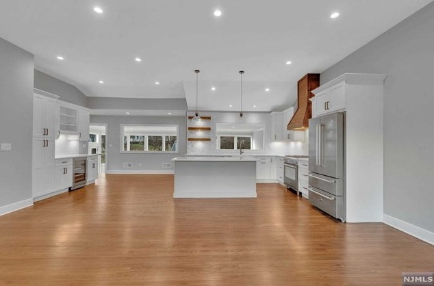739 Pine Lake Dr, Township Of Washington NJ  07676-4821 exterior