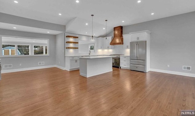 739 Pine Lake Dr, Township Of Washington NJ  07676-4821 exterior