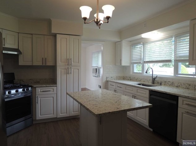 32 Kinzley St #1st Fl, Little Ferry, NJ 07643
