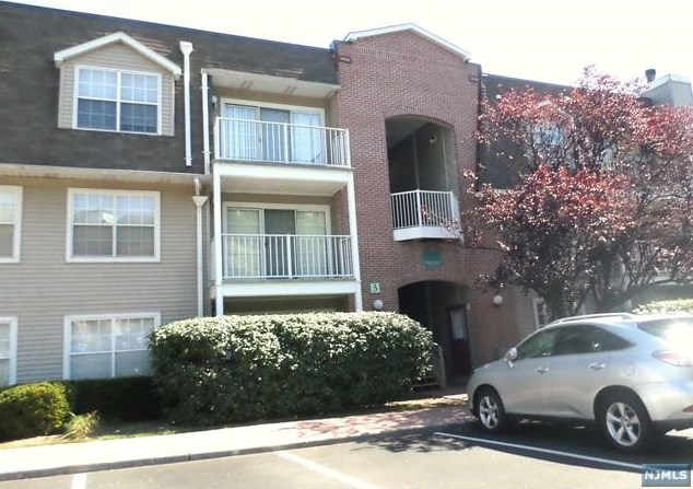 800 River Rd #313, Edgewater, NJ 07020