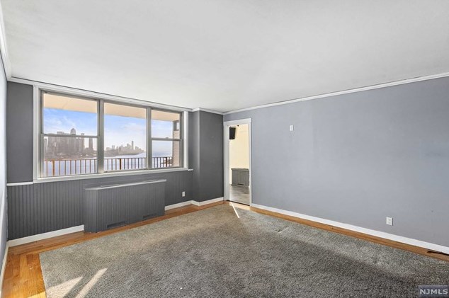 6040 Blvd E #10d, West New York, NJ 07093