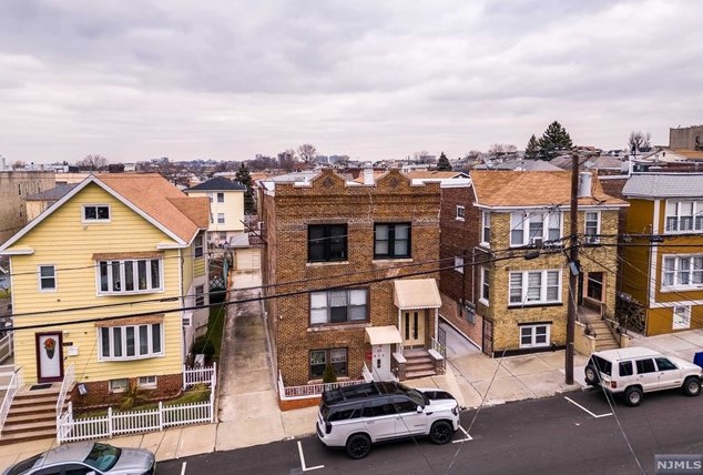 810 73rd St, North Bergen, NJ 07047