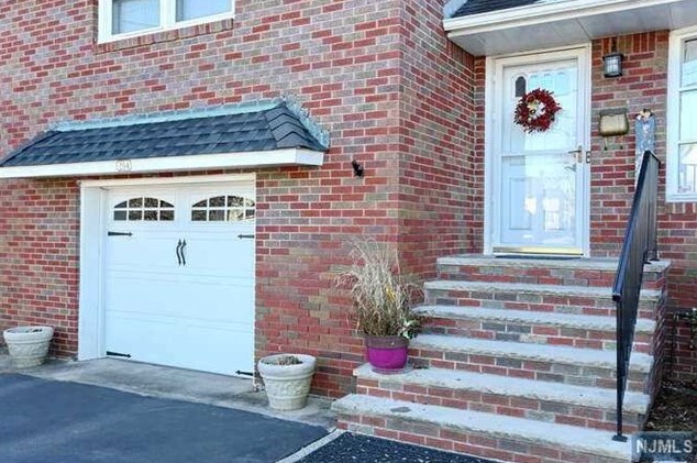 204 Raymond St, Hasbrouck Heights, NJ 07604