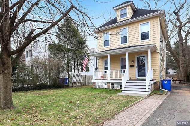 42 Norman Pl, Tenafly NJ  07670-2522 exterior