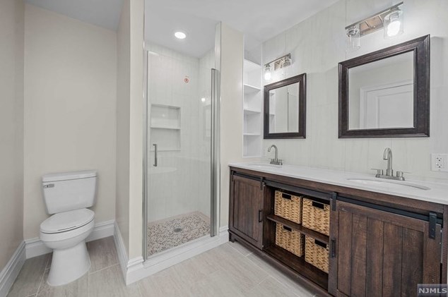 230 Boulevard, Saddle Brook NJ  07663-6014 exterior