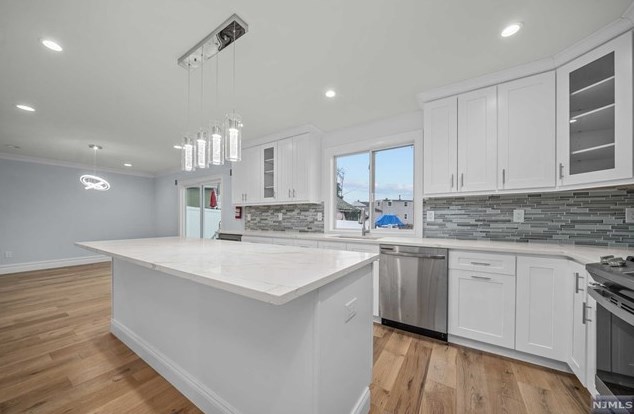 230 Boulevard, Saddle Brook NJ  07663-6014 exterior