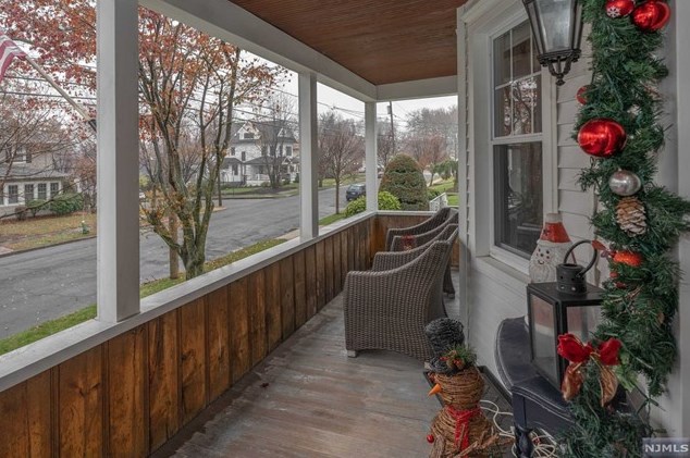 202 Sylvan St, Rutherford, NJ 07070-2461