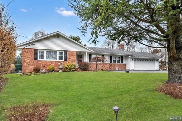 217 Parish Dr, Wayne, NJ 07470-6010