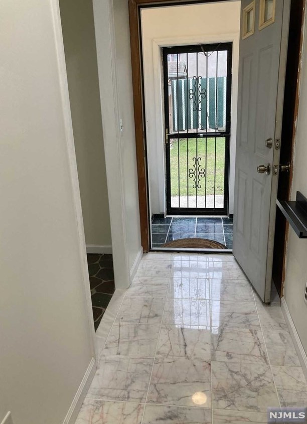 152 Jefferson Ave, Hasbrouck Heights, NJ 07604