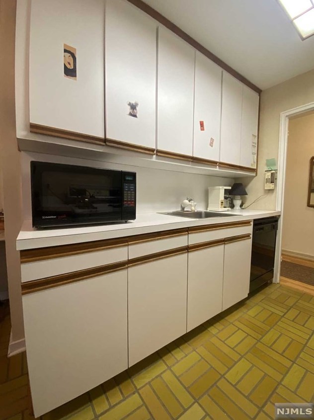 126 Hackett Pl, Rutherford NJ 07070-1655 exterior