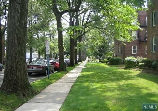 126 Hackett Pl, Rutherford NJ 07070-1655 exterior