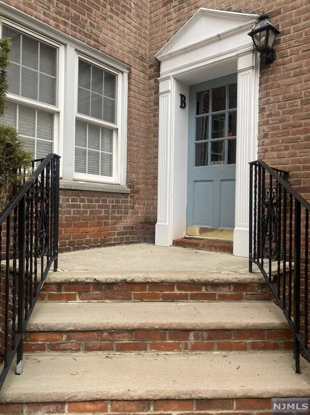 126 Hackett Pl, Rutherford NJ 07070-1655 exterior