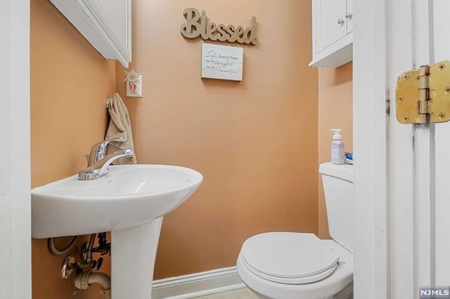 153 Eastern Way, Rutherford NJ  07070-2501 exterior