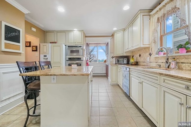 153 Eastern Way, Rutherford NJ  07070-2501 exterior