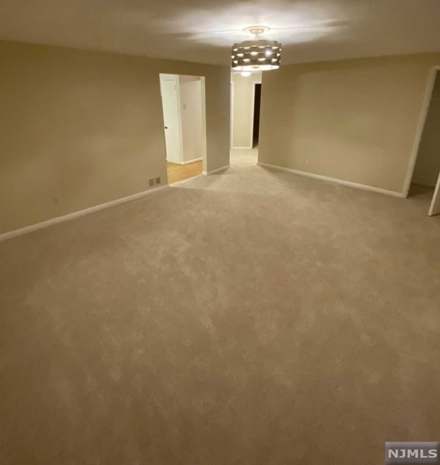 247 Merritt Ave, Bergenfield NJ  07621-1449 exterior