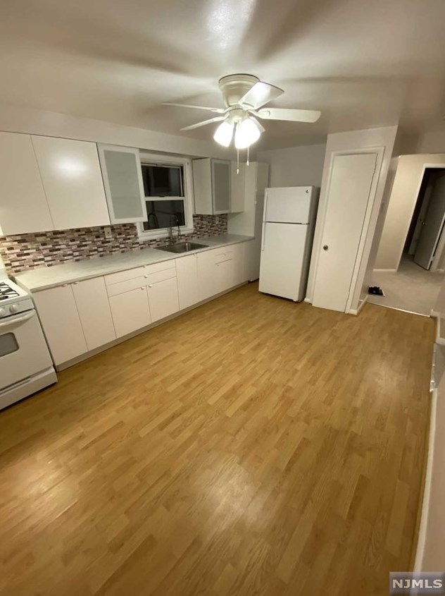 247 Merritt Ave, Bergenfield, NJ 07621