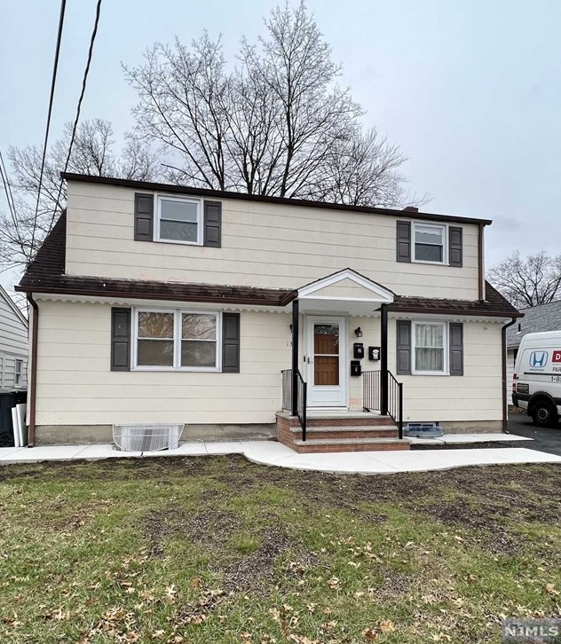 132 River Edge Rd #1, Bergenfield, NJ 07621