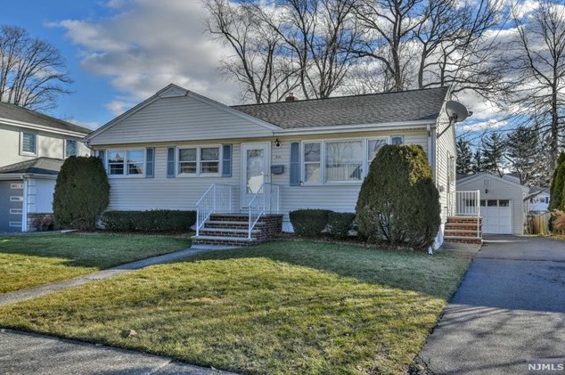 214 Cambridge Ave, Saddle Brook, NJ 07663
