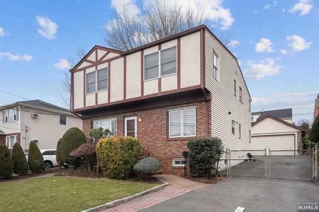129 Jefferson St, Wood-Ridge, NJ 07075