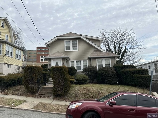 280 Kaplan Ave, Hackensack, NJ 07601-1803