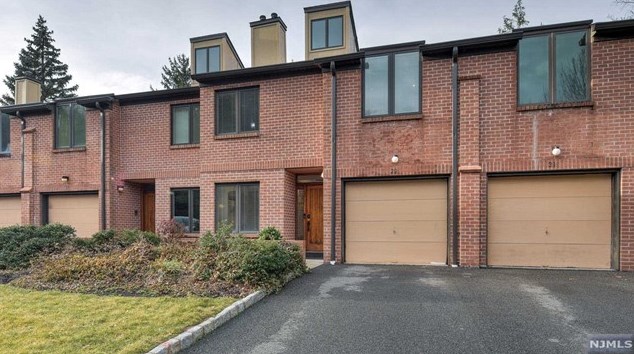 29 Stepping Ridge, West Caldwell, NJ 07006