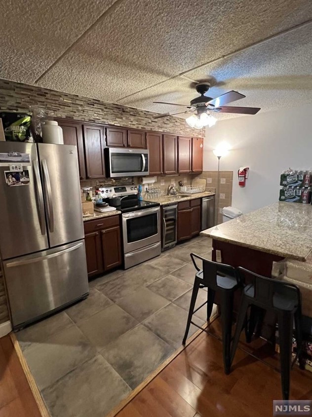 281 Park St, Hackensack NJ  07601-4212 exterior