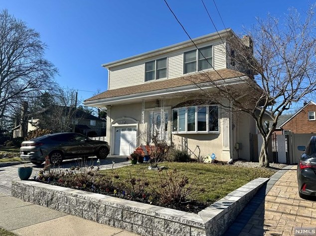 29 Mount Pleasant Ave, Wallington, NJ 07057