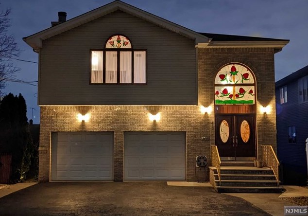 417 7th St, Carlstadt, NJ 07072-1216