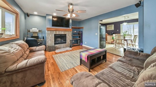 11 Ballston St, Bloomingdale, NJ 07403