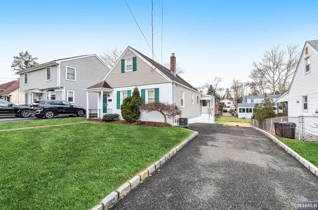 58 Harwick Rd, Dumont, NJ 07628