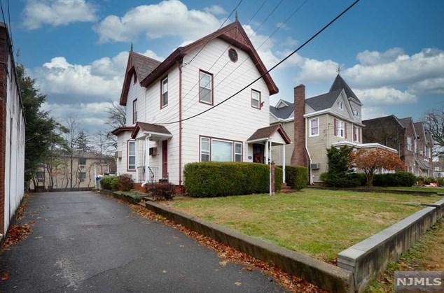 224 3rd Ave #1st, Westwood, NJ 07675