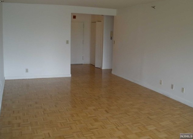 1265 15th St #11e, West Fort Lee, NJ