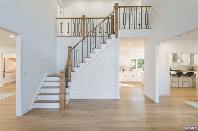 976 E Glen Ave, Ridgewood, NJ 07450