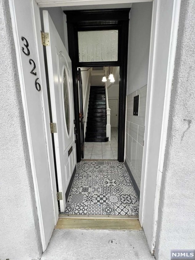 326 70th St #2, West New York, NJ 07093