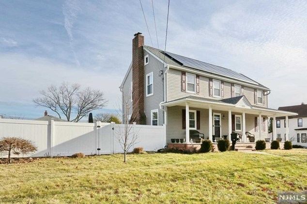 129 Columbus Ave, Hasbrouck Heights, NJ 07604