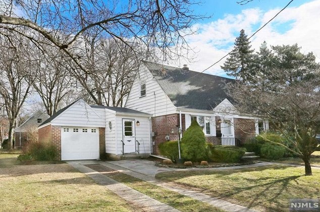 533 Knoll Rd, N Milford, NJ 07646