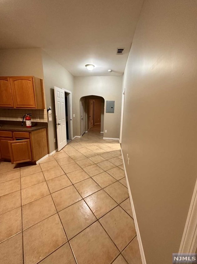 13 Washington Pl #2, Outwater, NJ 07026