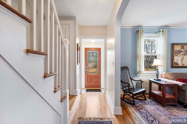 24 Colonial Pkwy, Dumont, NJ 07628