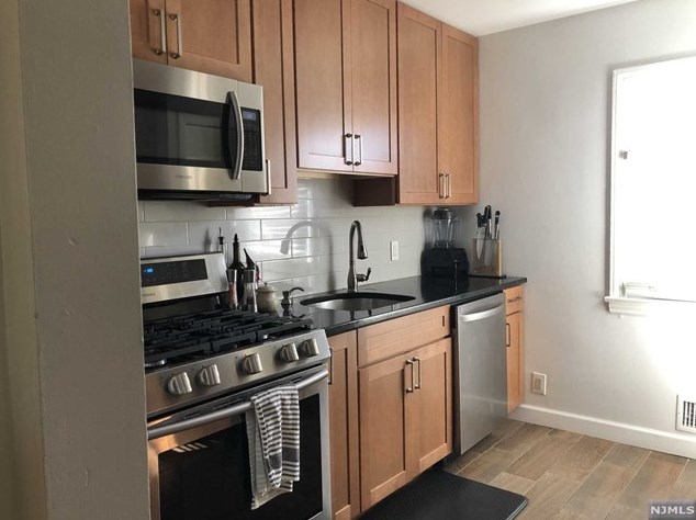 98 Avenue F, Lodi, NJ 07644