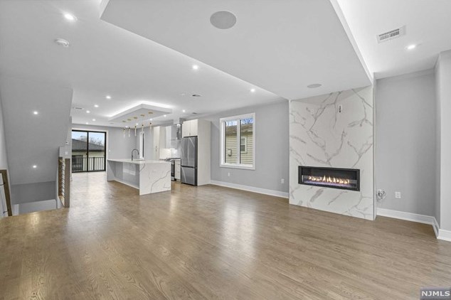 2057 Fletcher Ave, West Fort Lee NJ  07024-2931 exterior