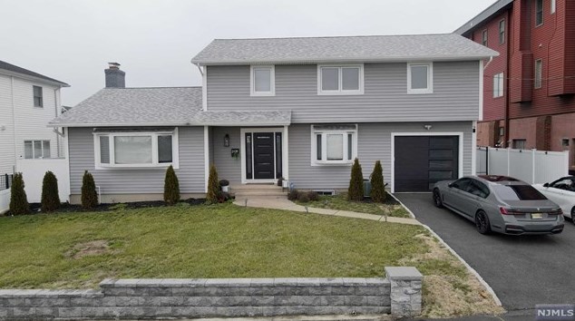 209 Madison St, Lyndhurst, NJ 07071