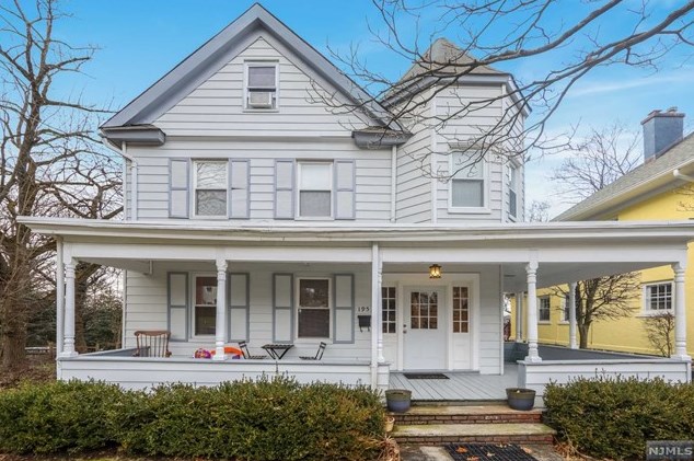 195 Serpentine Rd, Tenafly, NJ 07670