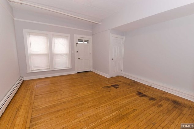 154 Undercliff Ave #1, Edgewater, NJ 07020