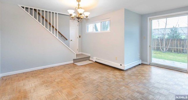 212 Sanford Ave, Emerson NJ  07630-1337 exterior