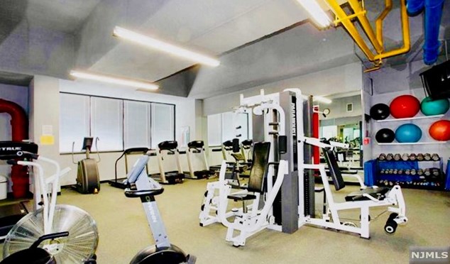 2150 Center Ave, West Fort Lee NJ  07024-5857 exterior