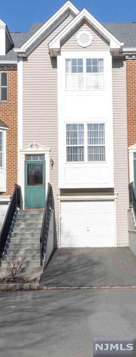 27 Birch St, Jersey City, NJ 07305-4847