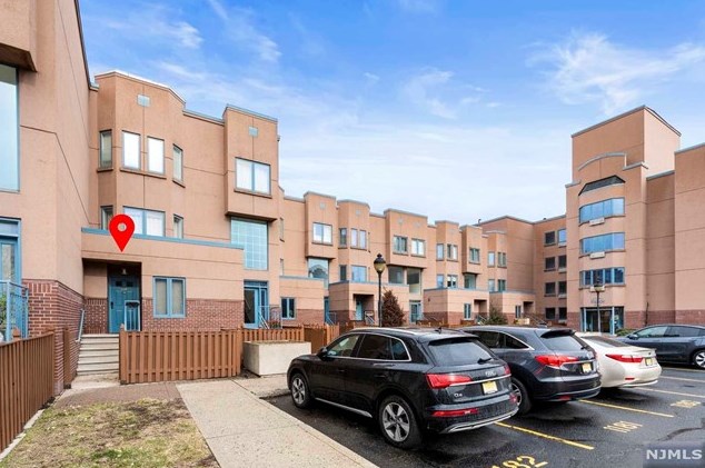 314 Nelson Ct, Edgewater, NJ 07020