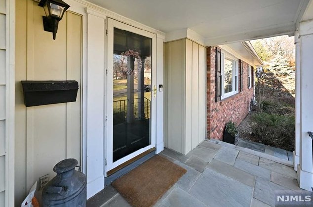 451 Lebanon St, Wyckoff, NJ 07481-3020