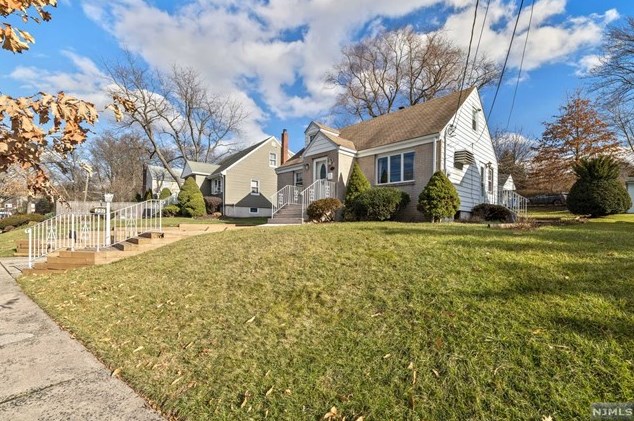 291 Jackson Ave, Rutherford, NJ 07070